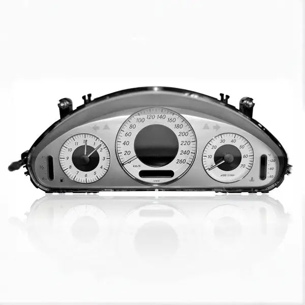 Mercedes CLS C219 Tacho mit Uhr, Geschwindigkeitsmesser und Temperaturanzeige